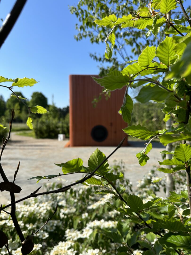 Memorial Cube minnested