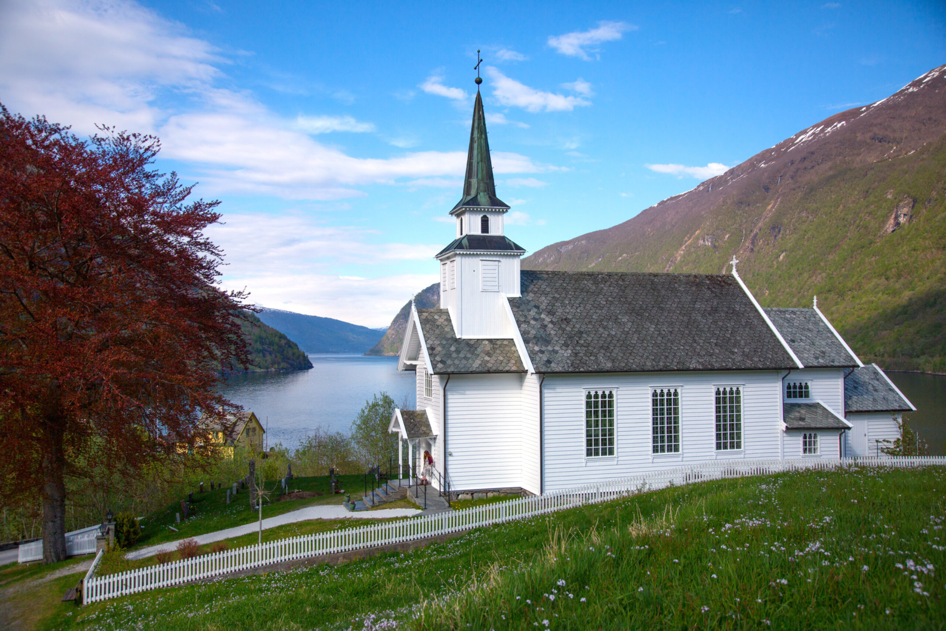 Kirke fra Sognefjorden 